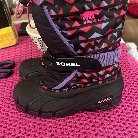 Sorel Youth Flurry Snow Boots size 3 - Picture 2 of 6